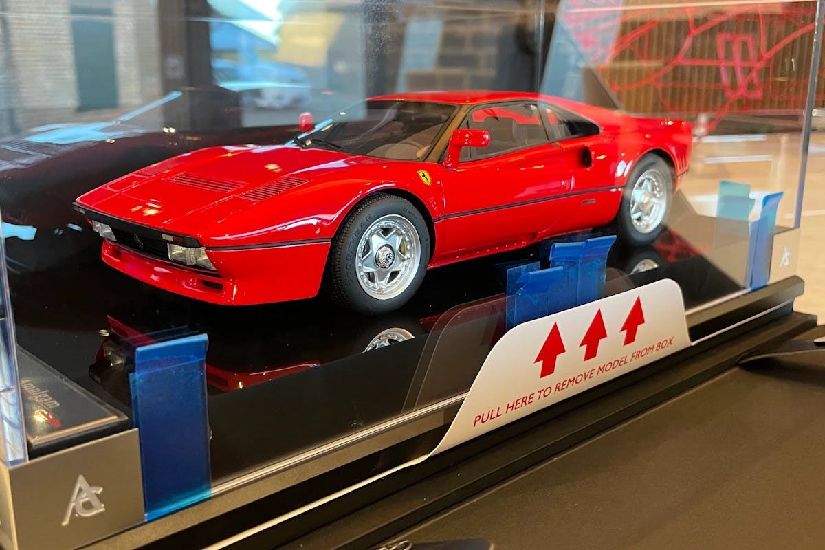 Carhuna | Amalgam Ferrari 288 GTO 1:18 Scale